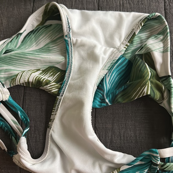 Xhilaration Palm Leaves Bikini Set - Picture 7 of 11